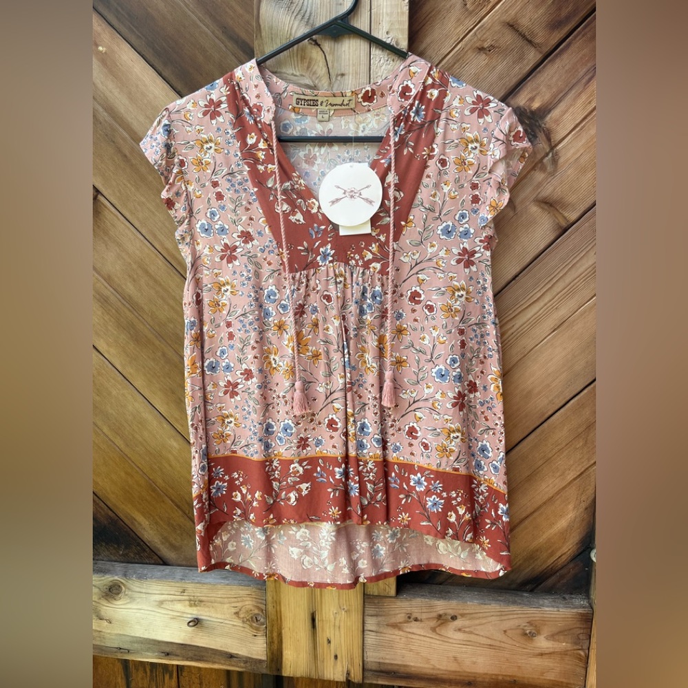 NWT Gypsies and moondust top